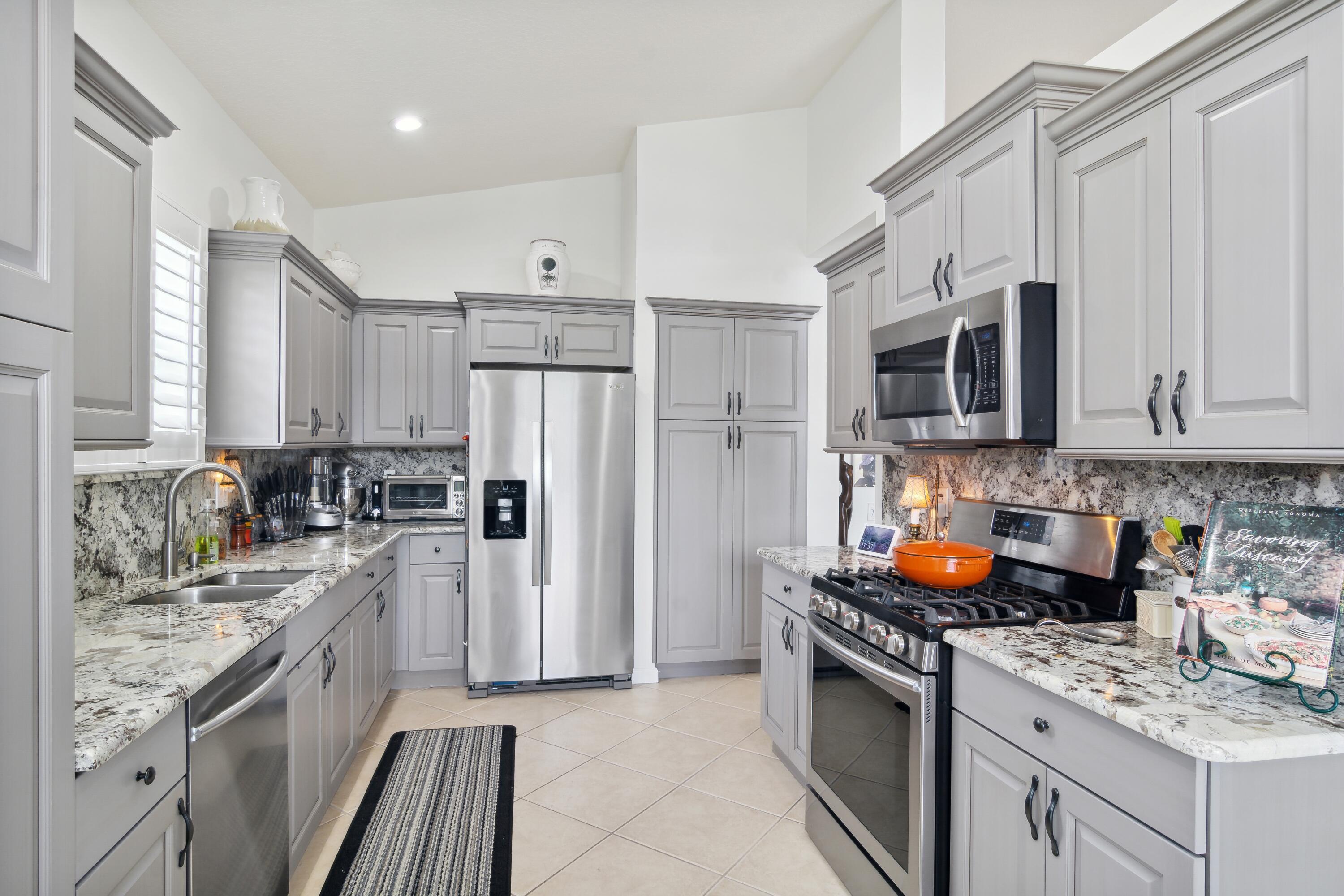 07_388NWSpringviewLoop_177001_Kitchen_Hi