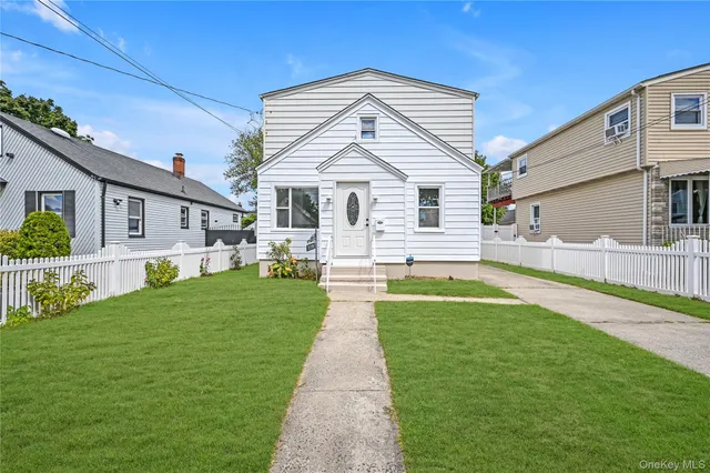 $789,790 | 179 Hoffman Avenue, Elmont, NY 11003