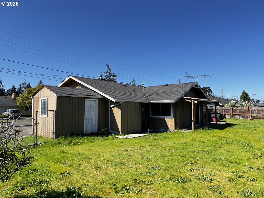 2385 19th Street Florence, OR 97439 - Photo 41 of 47 Gallery Image 41