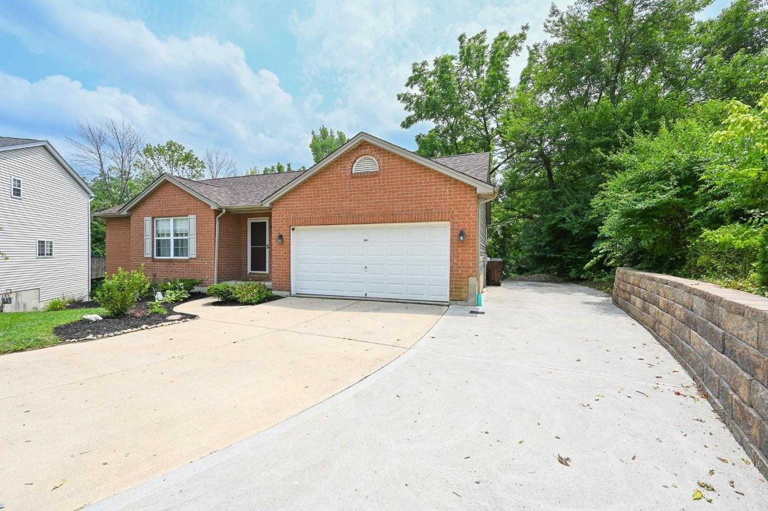 3051 Compton Road Cincinnati, OH 45251 - Photo 3 of 43