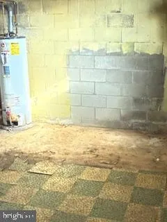 a view of a garage