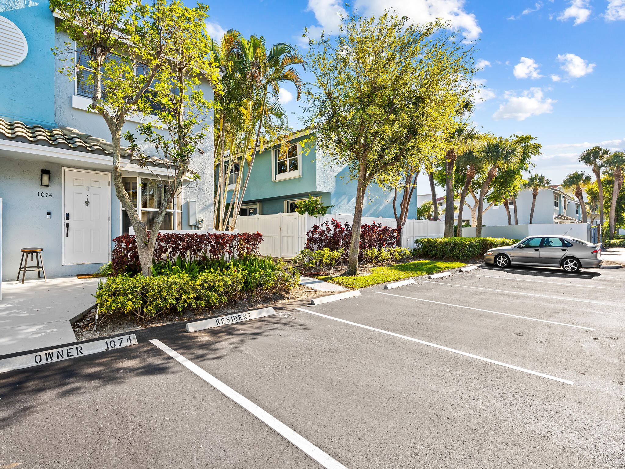 1074 Jeffery Street Boca Raton, FL 33487 - Photo 2 of 23 DSC_5696