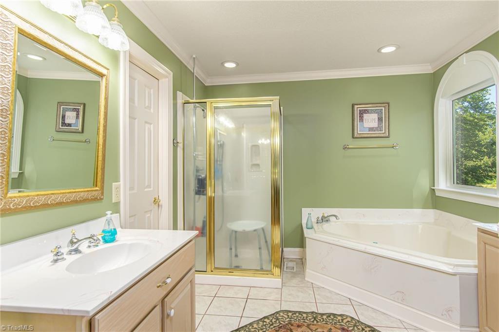 1409 Oak Ridge Road Kernersville, NC 27284 - Photo 11 of 37 Primary Bath