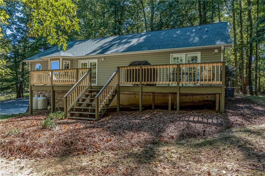 1409 Oak Ridge Road Kernersville, NC 27284 - Photo 20 of 37 Exterior back