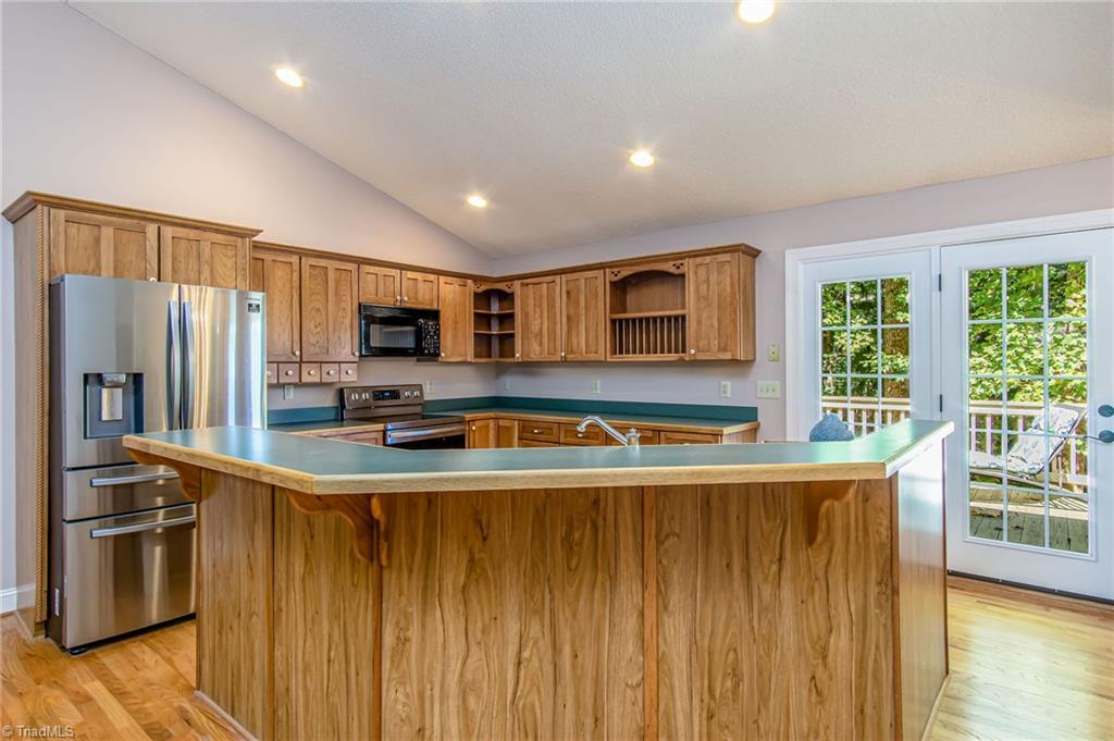 1409 Oak Ridge Road Kernersville, NC 27284 - Photo 7 of 37 Kithen