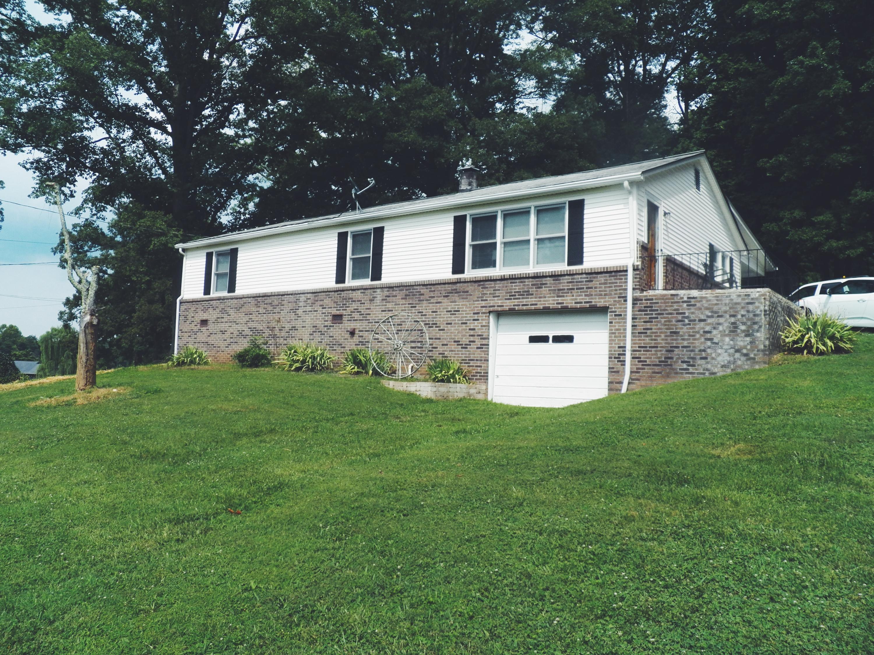4316 Ellistown Road Corryton, TN 37721 - Photo 2 of 18 IMG_2734