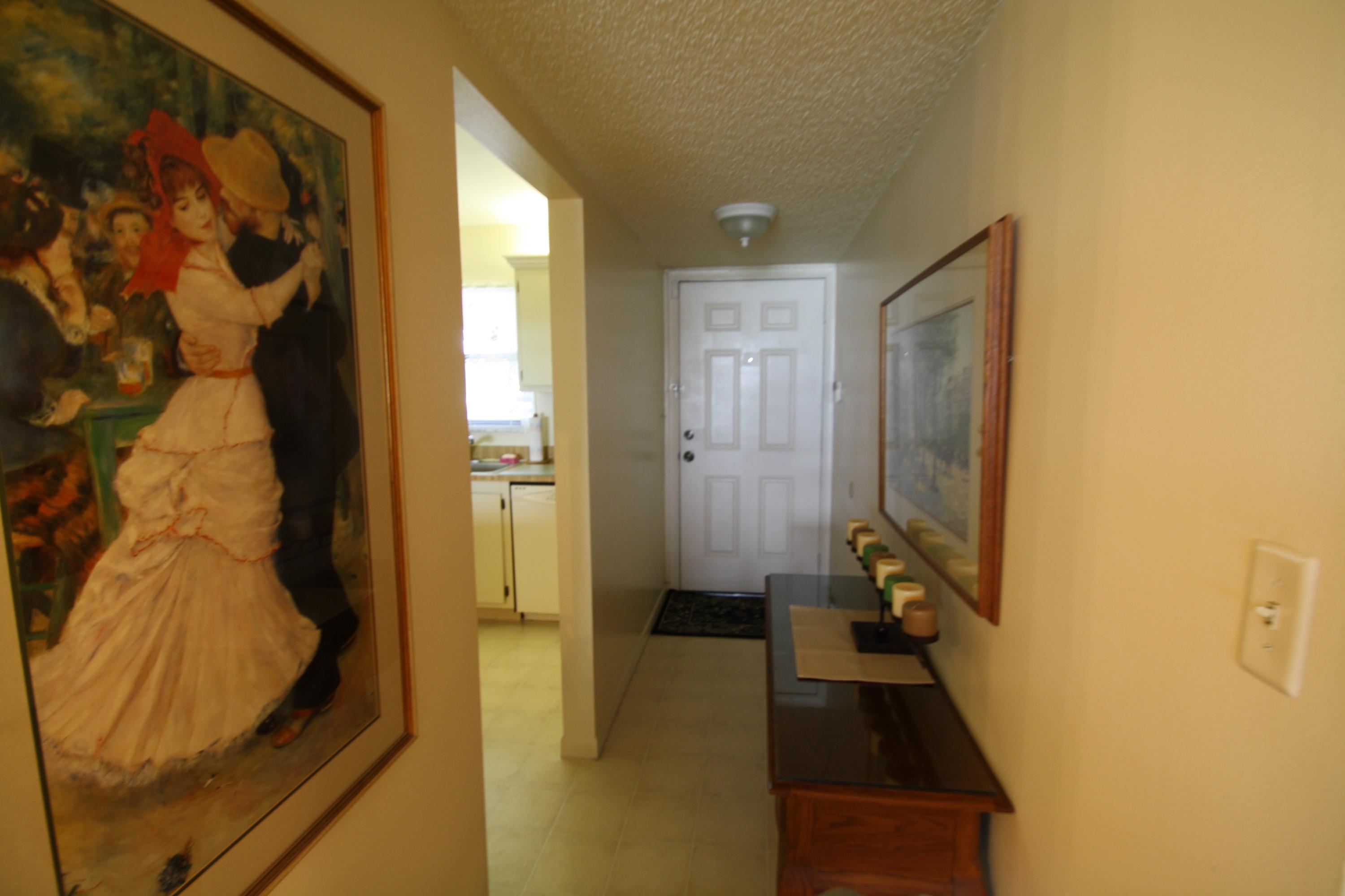 2141 Woolbright Road, Unit L206 Boynton Beach, FL 33426 - Photo 10 of 19 Entry Foyer