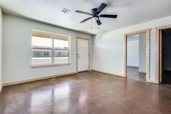 $1,300 | 19125-19131 Cabo Way, Unit 19131, Thackerville, OK 73459