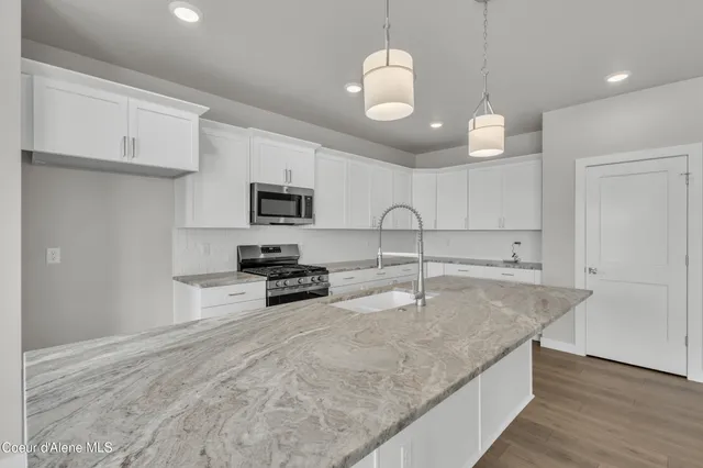 $784,700 | 6933 North Coeur Terre Boulevard, Coeur D'Alene, ID 83815