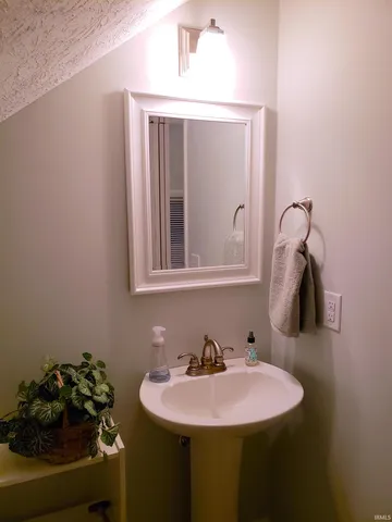 $625,000 | 4689 East State Road 45, Bloomington, IN 47408