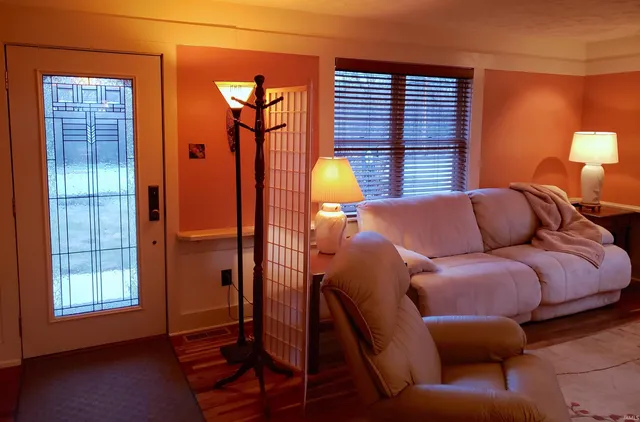 $625,000 | 4689 East State Road 45, Bloomington, IN 47408