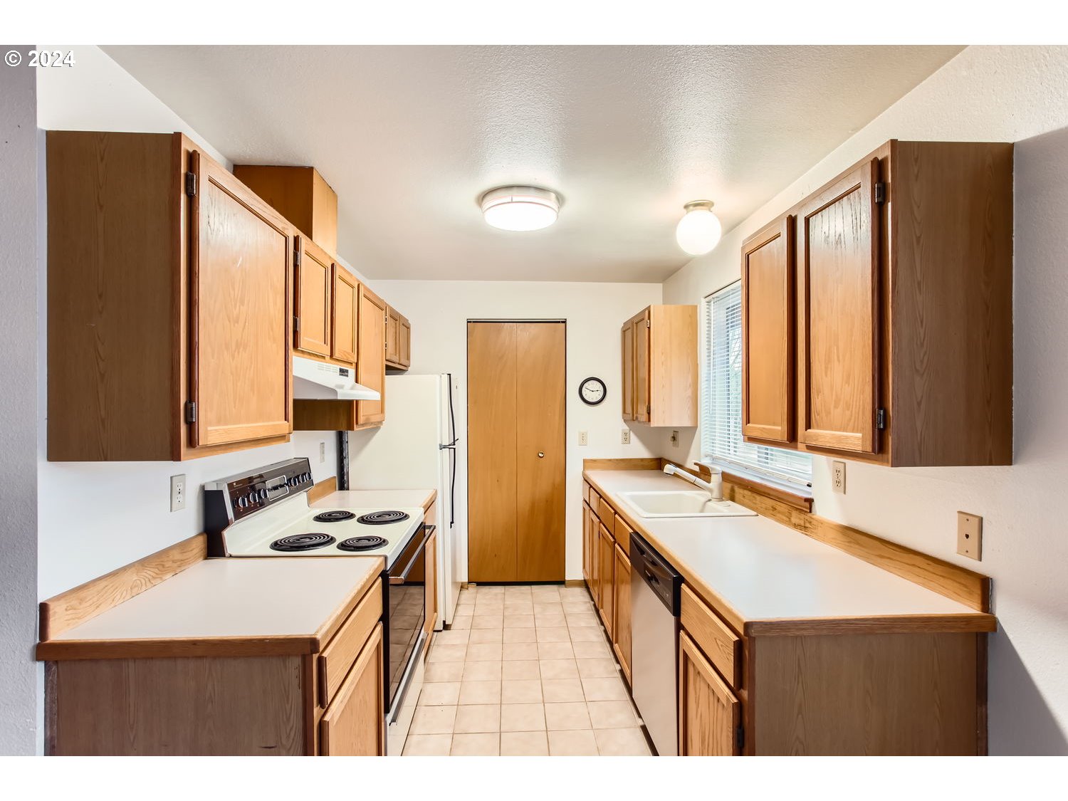 12626 Northwest Barnes Road, Unit 7 Portland, OR 97229 - Photo 6 of 26 Gallery Image 6