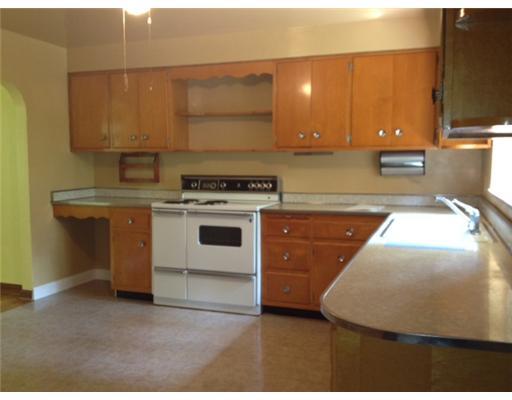 679 Goettman Street Rochester, PA 15074 - Photo 2 of 17 Kitchen.