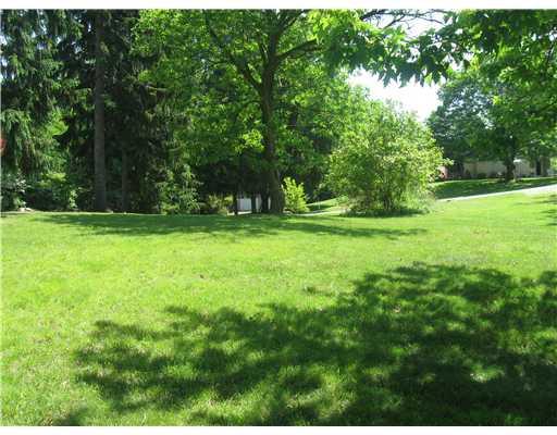 679 Goettman Street Rochester, PA 15074 - Photo 10 of 17 Yard/Garden.