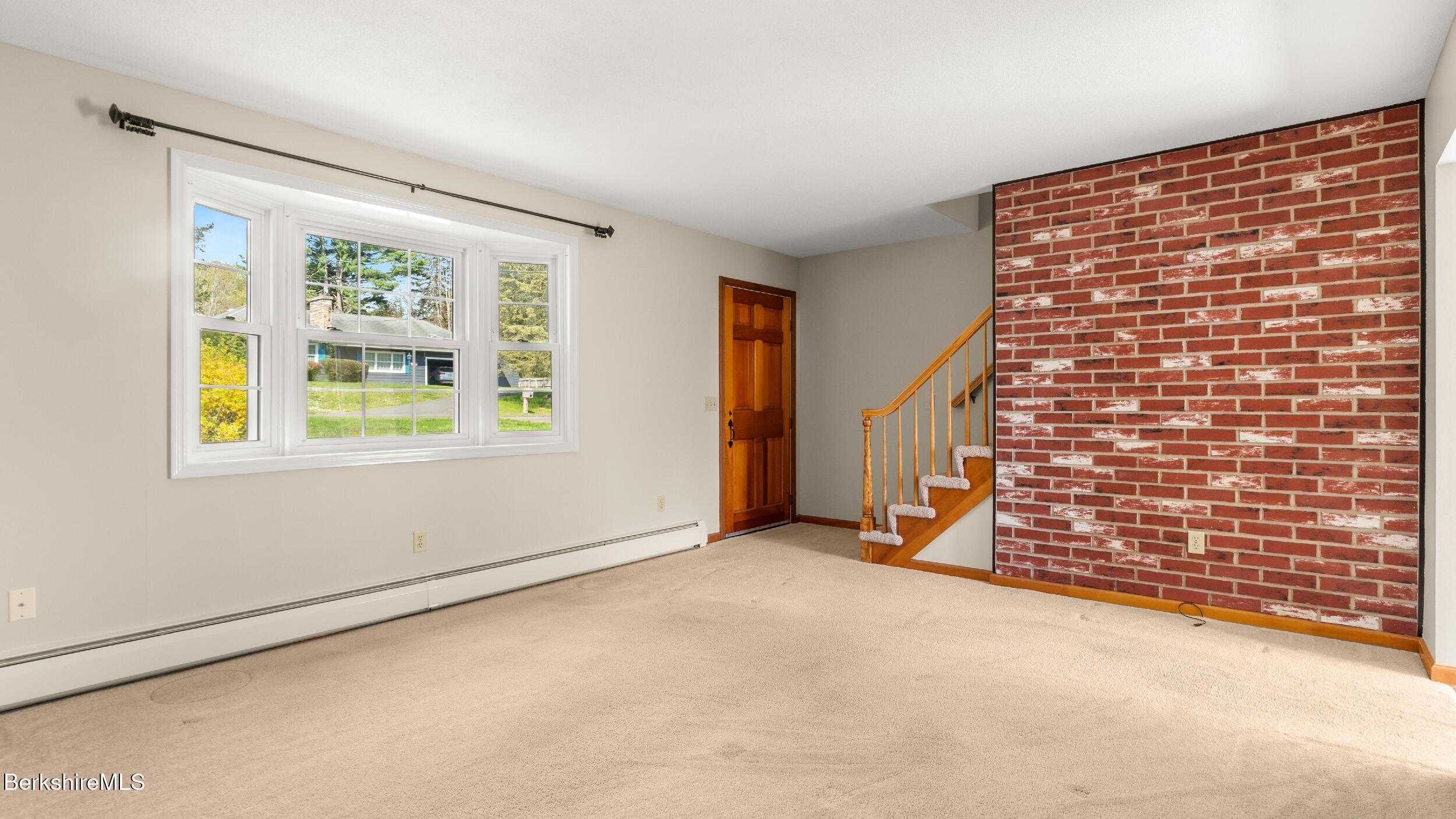 26 Partridge Road Pittsfield, MA 01201 - Photo 8 of 41 LIVING ROOM