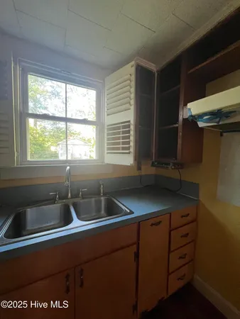 $65,000 | 105 South Front Street, Hamilton, NC 27840