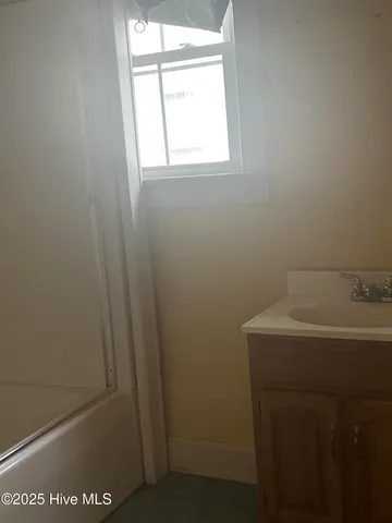 $100,000 | 105 South Front Street, Hamilton, NC 27840