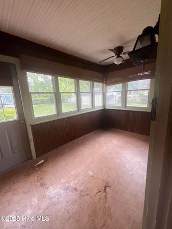 $65,000 | 105 South Front Street, Hamilton, NC 27840