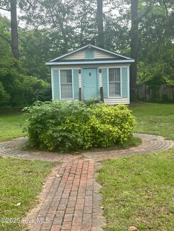 $65,000 | 105 South Front Street, Hamilton, NC 27840