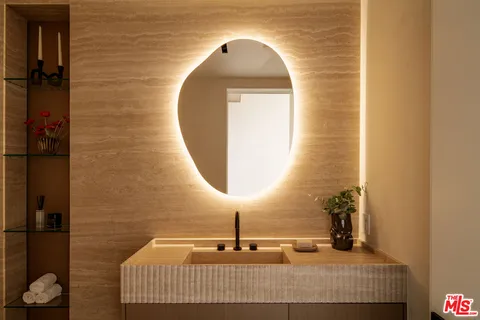 $12,900,000 | 1511 Skylark Lane, Los Angeles, CA 90069