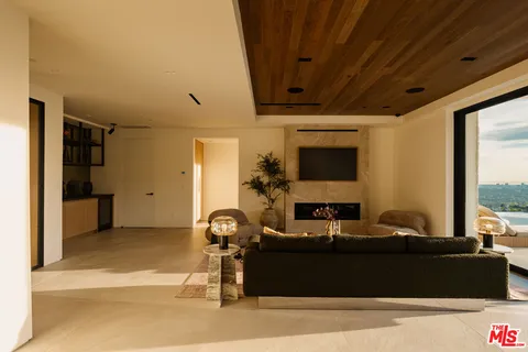 $12,900,000 | 1511 Skylark Lane, Los Angeles, CA 90069