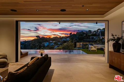 $12,900,000 | 1511 Skylark Lane, Los Angeles, CA 90069