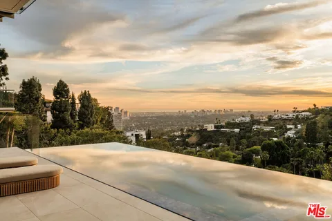 $12,900,000 | 1511 Skylark Lane, Los Angeles, CA 90069