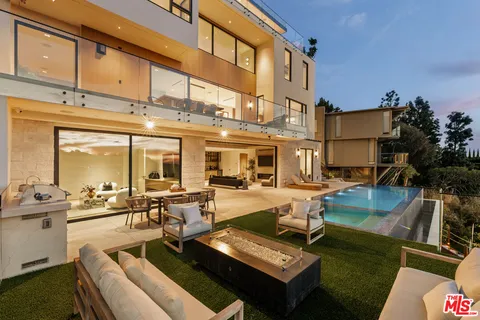 $12,900,000 | 1511 Skylark Lane, Los Angeles, CA 90069