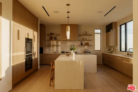 $12,900,000 | 1511 Skylark Lane, Los Angeles, CA 90069