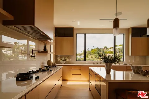 $12,900,000 | 1511 Skylark Lane, Los Angeles, CA 90069