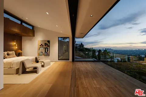$12,900,000 | 1511 Skylark Lane, Los Angeles, CA 90069