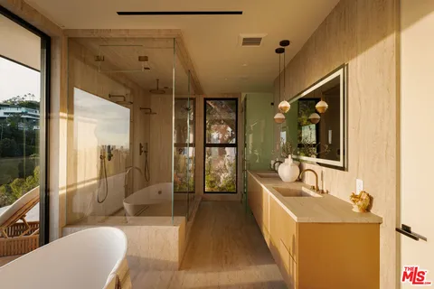 $12,900,000 | 1511 Skylark Lane, Los Angeles, CA 90069