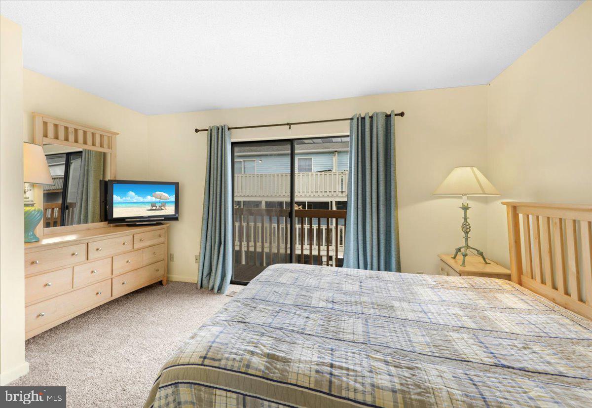 722 Anchor Chain Road, Unit 7B Ocean City, MD 21842 - Photo 14 of 18 Owner Bedroom is connected to Full Bath