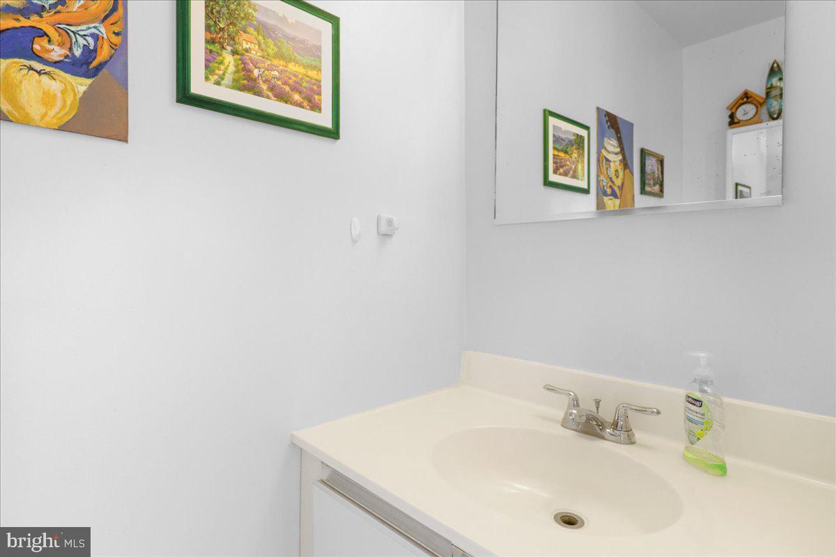 722 Anchor Chain Road, Unit 7B Ocean City, MD 21842 - Photo 10 of 18 Main Level Powder Room