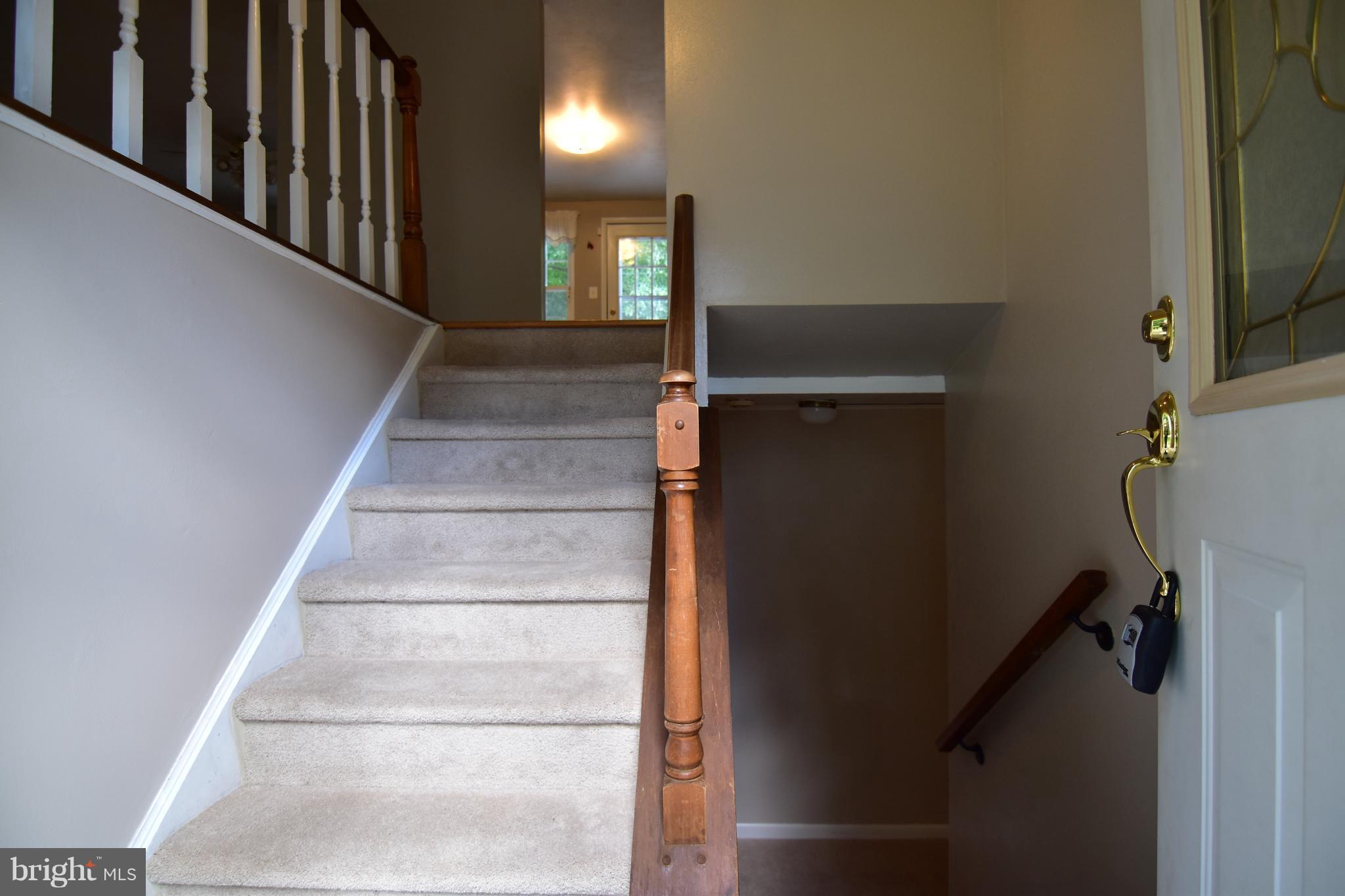 126 Magnolia Road Sterling, VA 20164 - Photo 2 of 21 Foyer