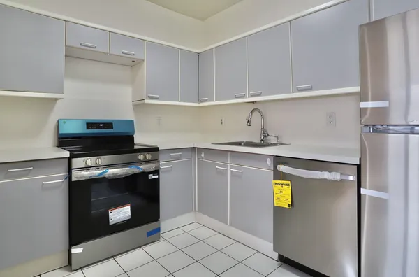 $3,400 | 75 Liberty Avenue, Unit B17, Jersey City, NJ 07306