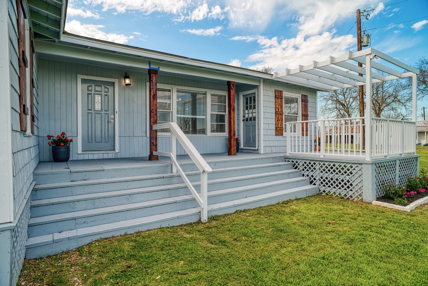 2940 Rabbs Prairie Road La Grange, TX 78945 - Photo 6 of 39 a front view of a house with a garden