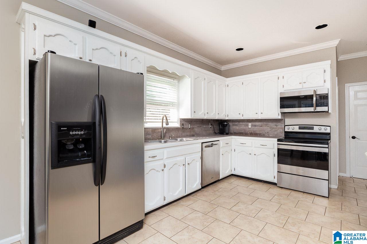 1417 Oak Ridge Drive Birmingham, AL 35242 - Photo 7 of 32