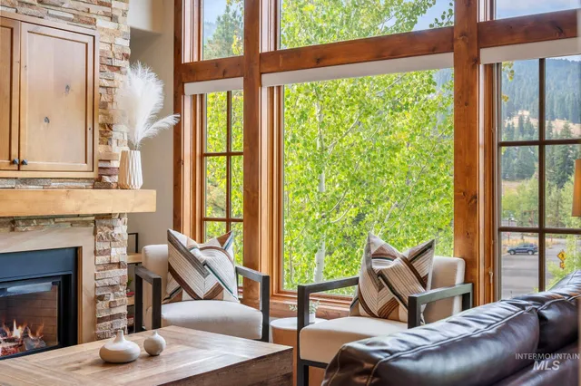 $995,000 | 75 Arling Center Court, Unit 406, Donnelly, ID 83615