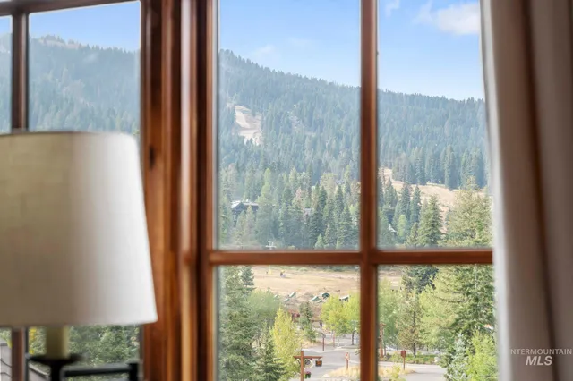 $995,000 | 75 Arling Center Court, Unit 406, Donnelly, ID 83615