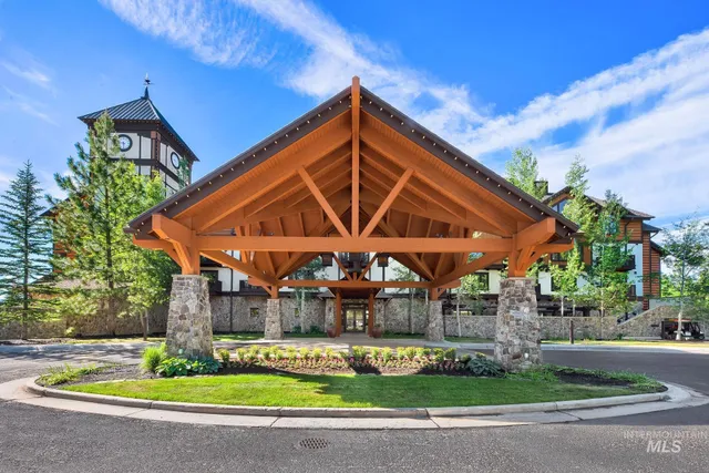 $995,000 | 75 Arling Center Court, Unit 406, Donnelly, ID 83615