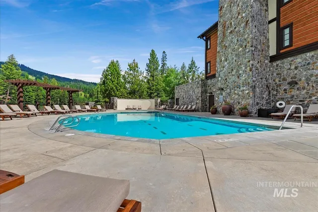 $995,000 | 75 Arling Center Court, Unit 406, Donnelly, ID 83615