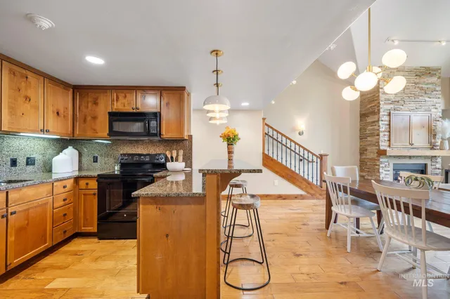 $995,000 | 75 Arling Center Court, Unit 406, Donnelly, ID 83615