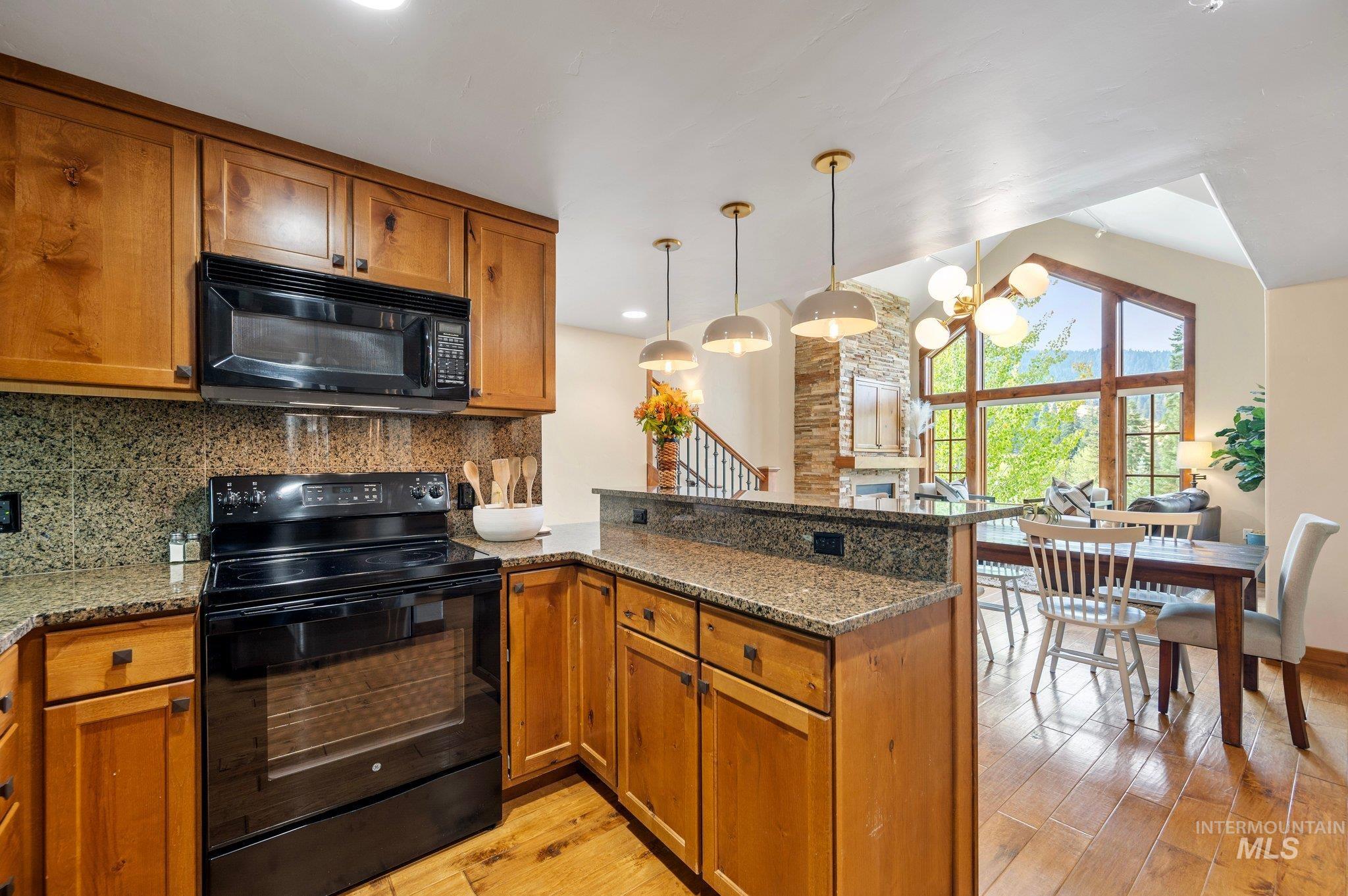 75 Arling Center Court, Unit 406 Donnelly, ID 83615 - Photo 9 of 47