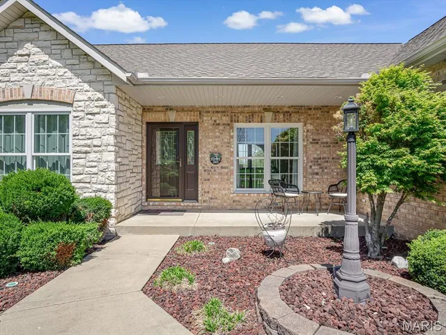 $530,000 | 3713 Weeping Willow Court, Waterloo, IL 62298