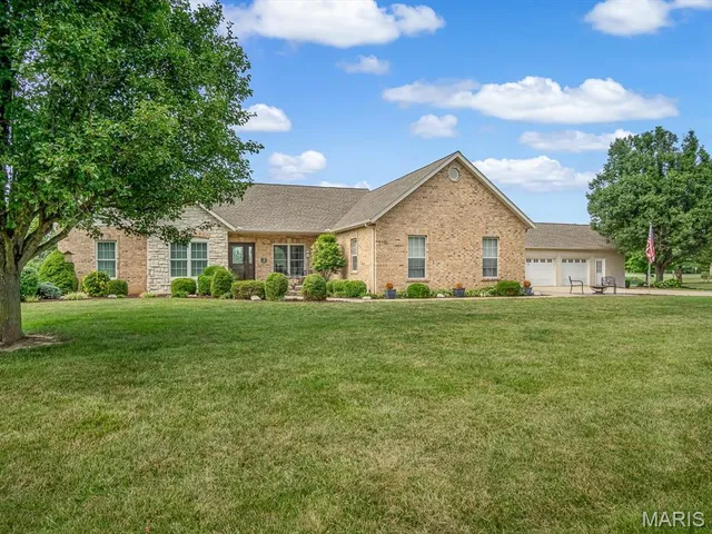 $530,000 | 3713 Weeping Willow Court, Waterloo, IL 62298
