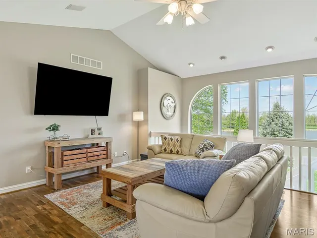 $530,000 | 3713 Weeping Willow Court, Waterloo, IL 62298