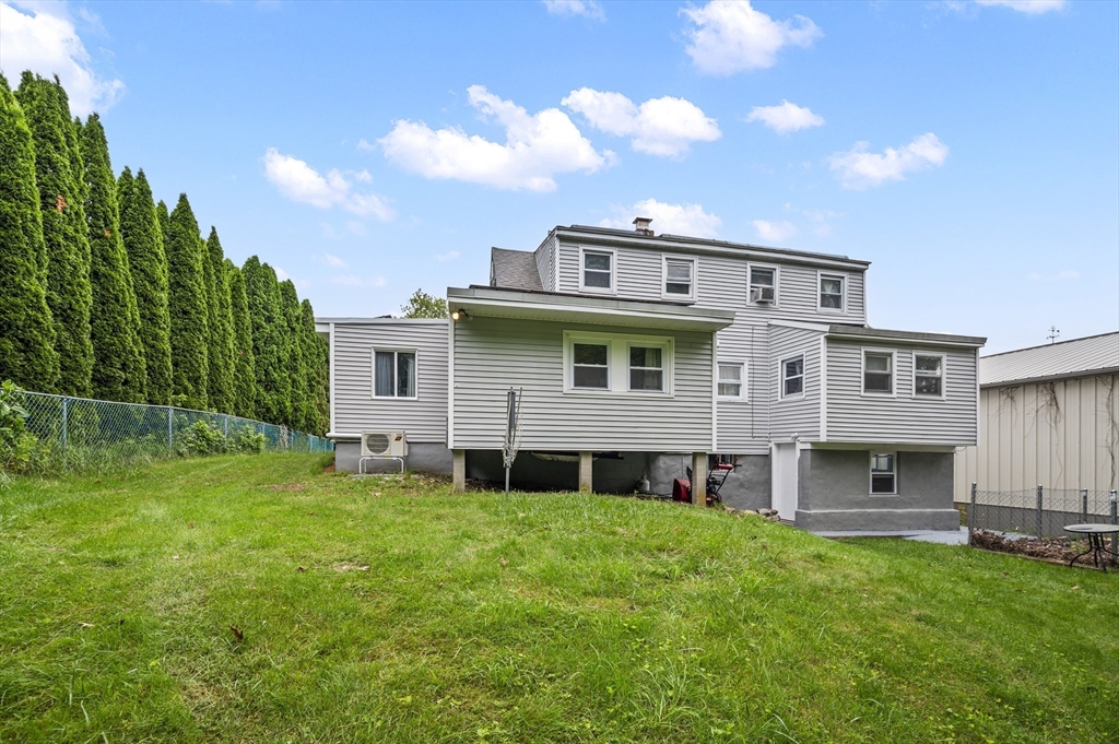 3 Rodman Road Webster, MA 01570 - Photo 5 of 31