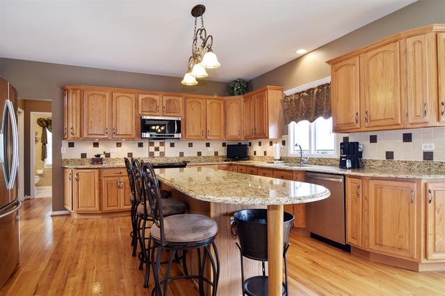 3N765 Baert Road St. Charles, IL 60175 - Photo 7 of 25 Gallery Image 7