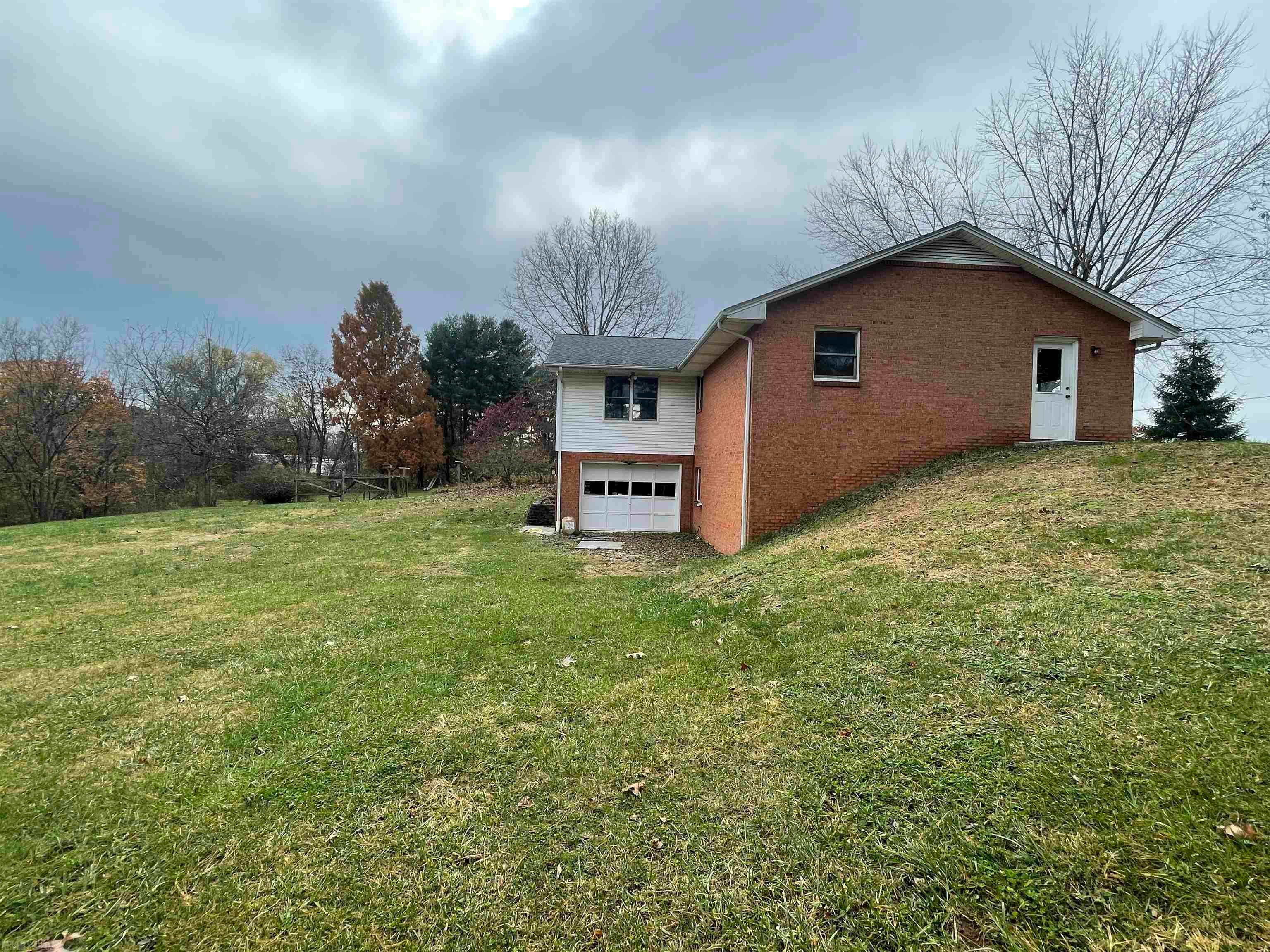 418 Merrimac Road Blacksburg, VA 24060 - Photo 24 of 25 Gallery Image 24